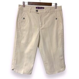 Gloria Vanderbilt Knee Length Capris Rounded Hem Button Pockets Women’s 10 NWOT‎